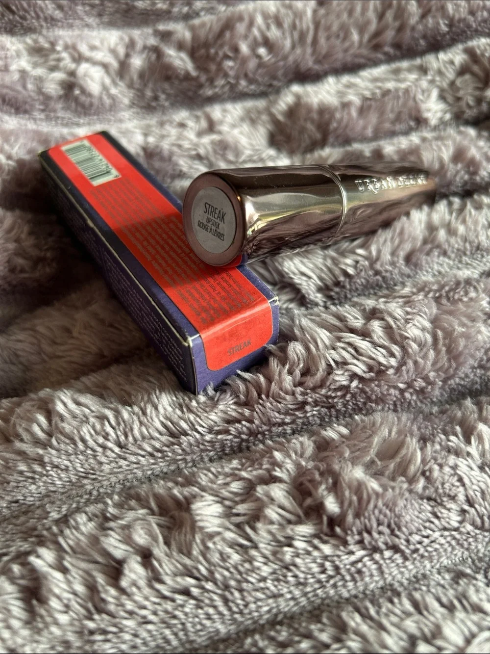 NIB Urban Decay Revolution Lipstick - Streak